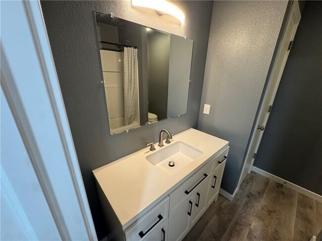 Building Photo - 70 N Hunter St