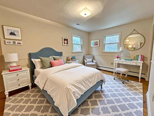 Building Photo - 3 Bedroom 1.5 Bathroom in Harrisburg -Cent...