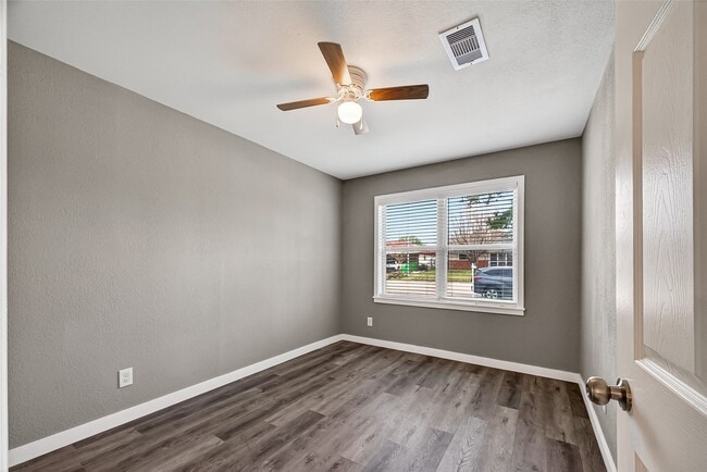 Building Photo - 3613 Truxton Dr