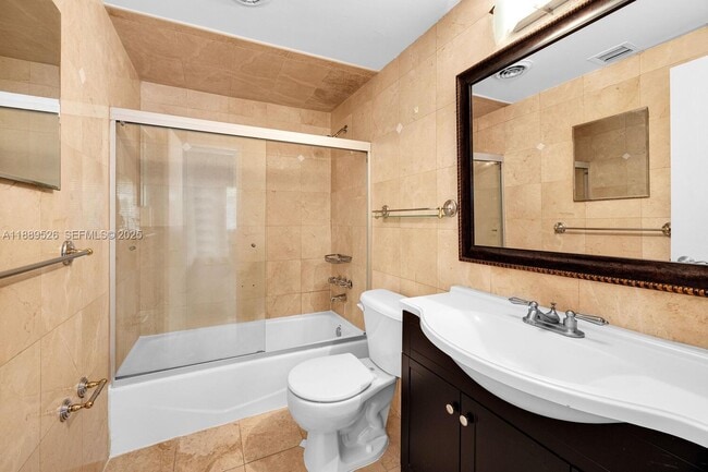 Building Photo - 940 Sevilla Ave