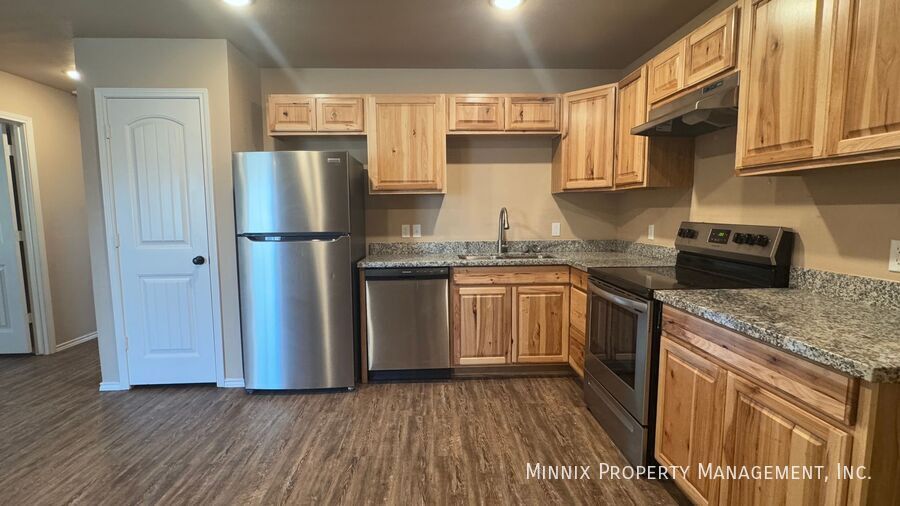 Building Photo - 2412 N Ave O