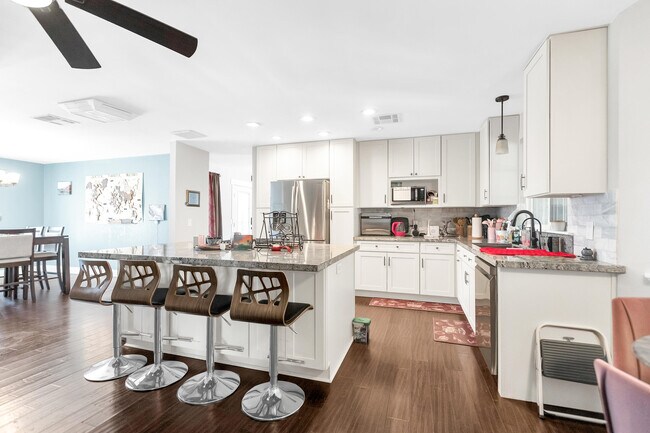 Building Photo - 73853 Playa Vista Dr