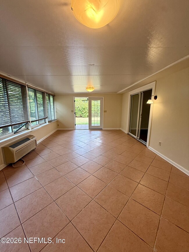 Building Photo - 3150 Highland Grove Dr