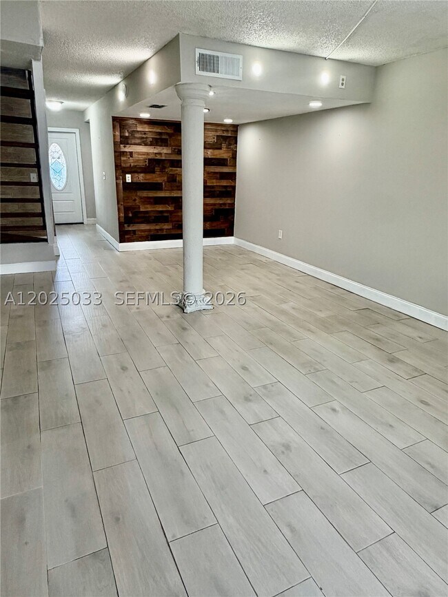 Building Photo - 1705 W 57th St