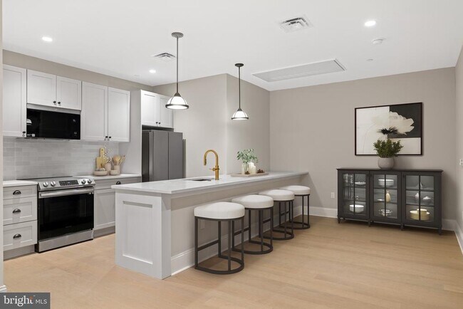 Building Photo - 200S Broad St