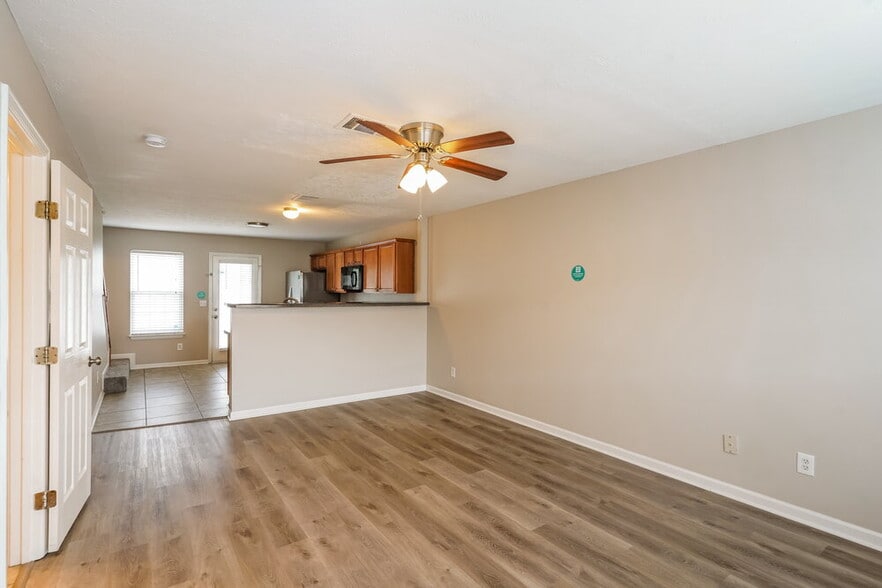 Building Photo - 8022 Logan Dr