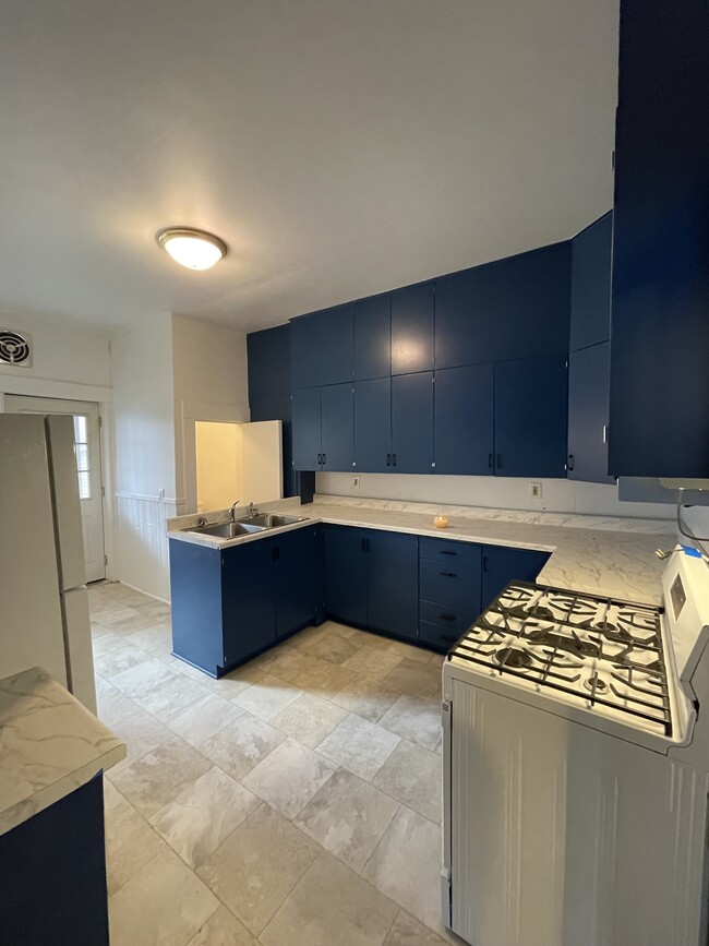 brand new countertops and sink - 1437 Quarry Ave NW