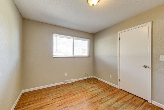 Building Photo - 3873-3883 West 89th Way