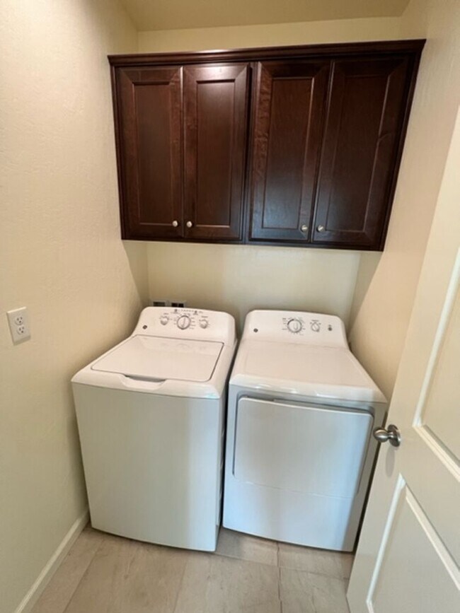 Building Photo - 3306 Manchester St