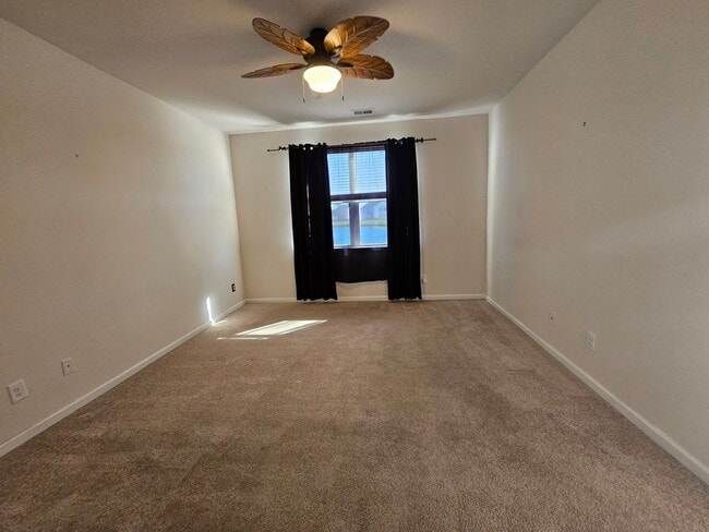 Building Photo - Long Term Rental - 3 Bed, 2 Bath in Bells ...