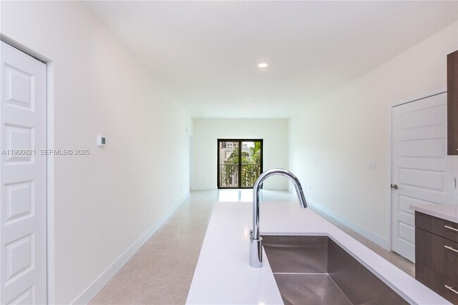 Building Photo - 4640 NW 84th Ave