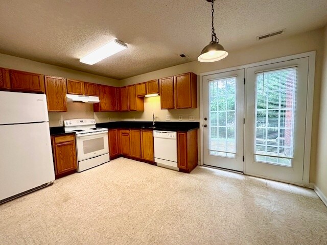Building Photo - Beautiful townhouse 2 bed 1.5 bath in Monroe