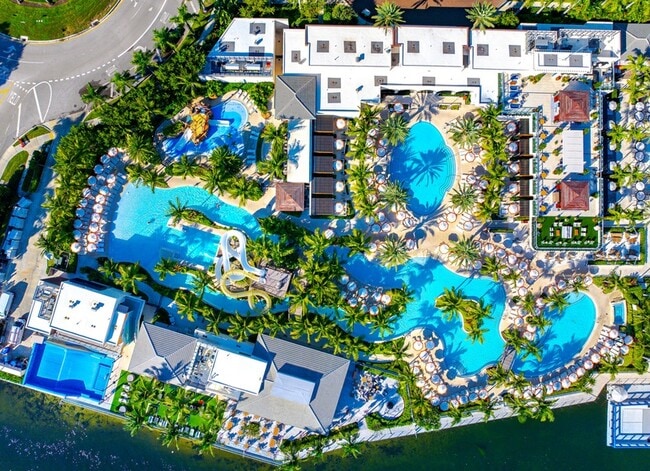 Building Photo - 800 E Camino Real