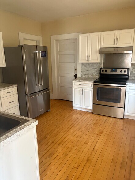 Kitchen - 717 Maryland Ave