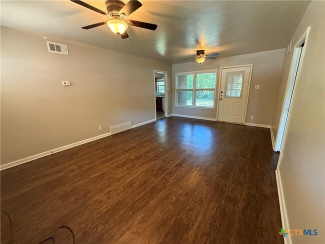 Building Photo - 1400 N East St