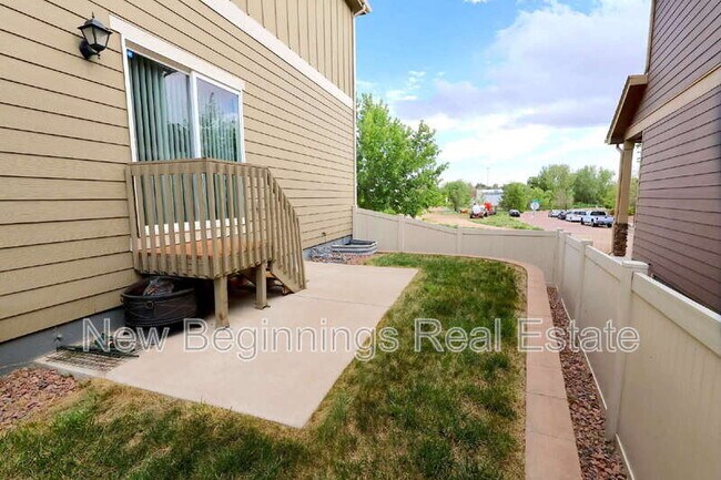 Building Photo - 2562 Ellingwood Dr