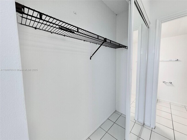 Building Photo - 2401 Riverside Dr