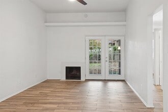 Building Photo - 6803 Woodhue Dr