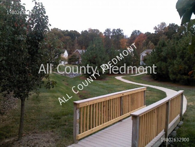 Building Photo - 9819 Forest Run Ln