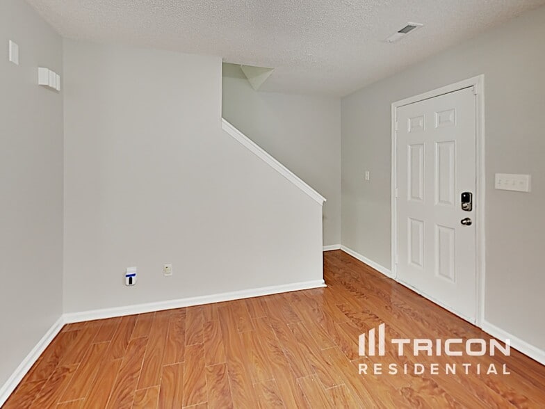 Building Photo - 11810 Stewarts Crossing Dr