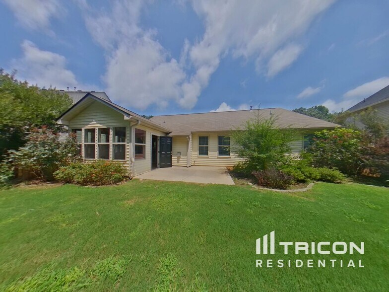 Building Photo - 1011 Buckeye Ln