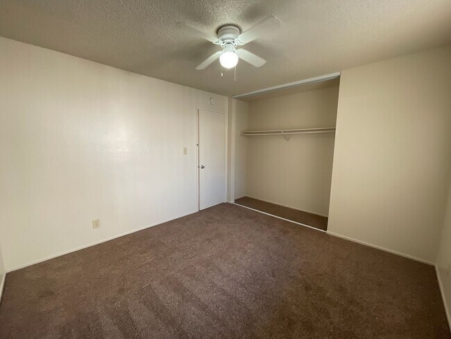 Building Photo - Large Upstairs 2-Bedroom with New Carpet & On-Site Laundry