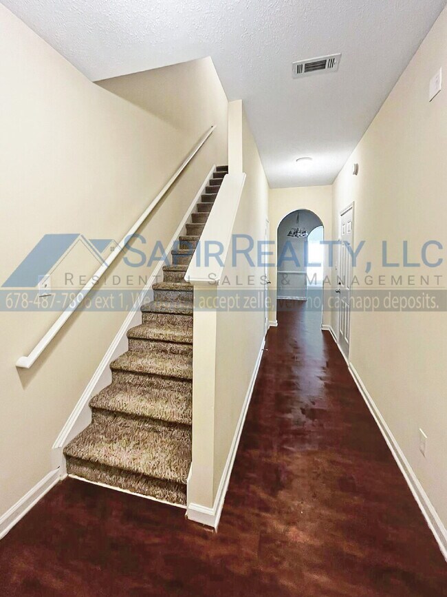 Building Photo - 4913 Sierra Way