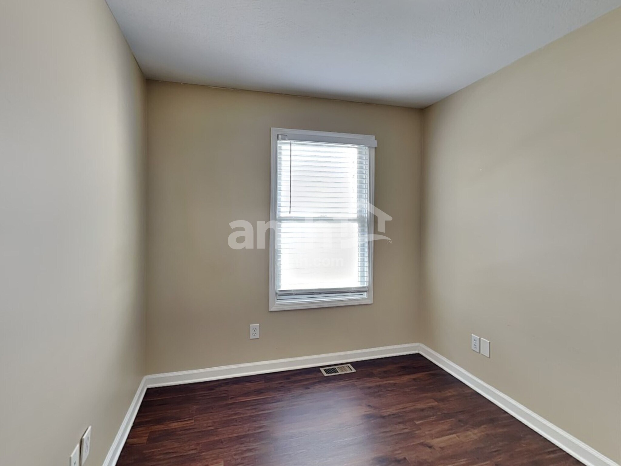 Building Photo - 5505 Dietrich Ave