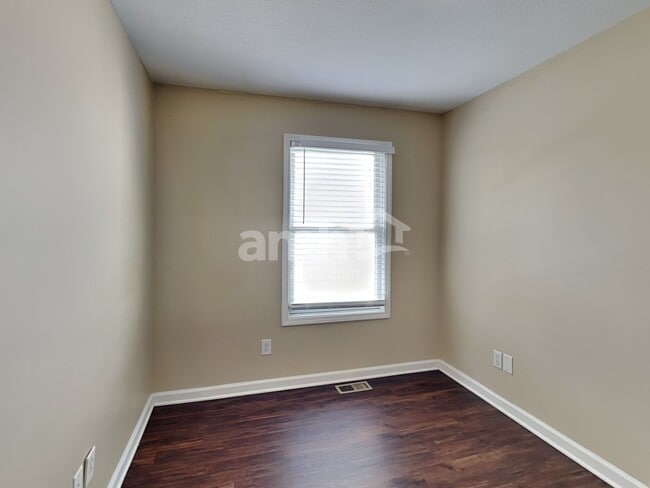 Building Photo - 5505 Dietrich Ave