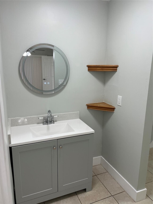 Building Photo - 500 NE 34th St