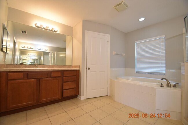 Building Photo - 11405 Flora Springs Dr