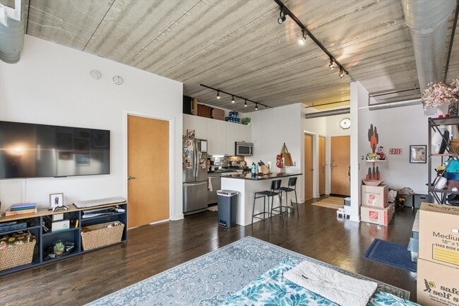 Building Photo - 1440 S Michigan Ave