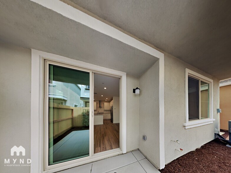 Building Photo - 10564 Trill Wy