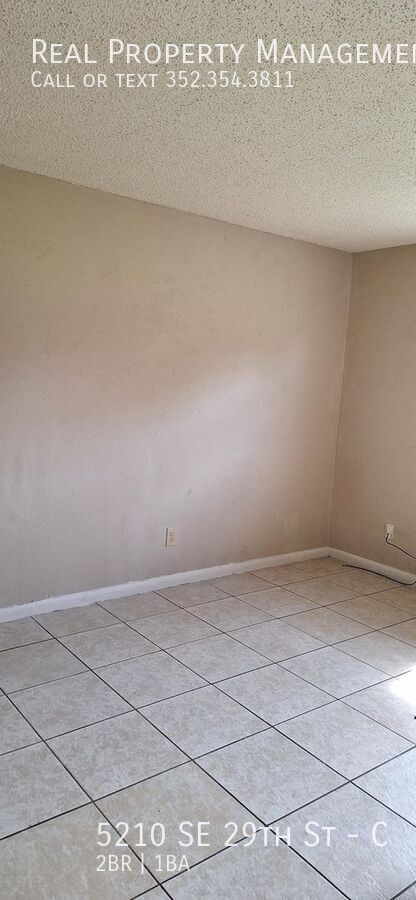 Building Photo - 5210 SE 29th St