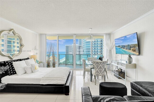 Building Photo - 2501 S Ocean Dr