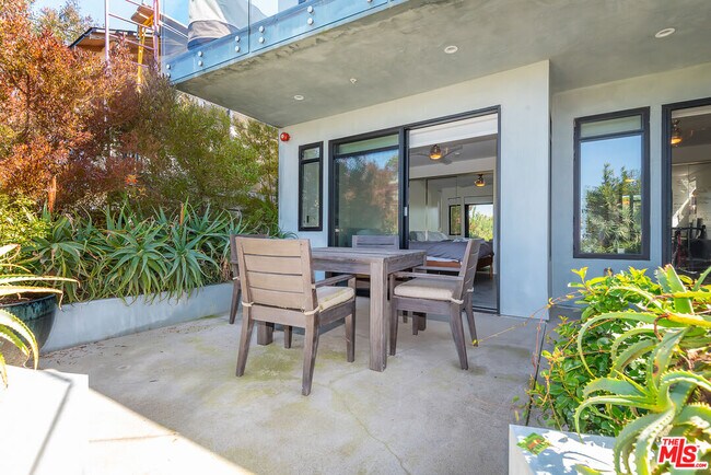 Building Photo - 581 Agate St