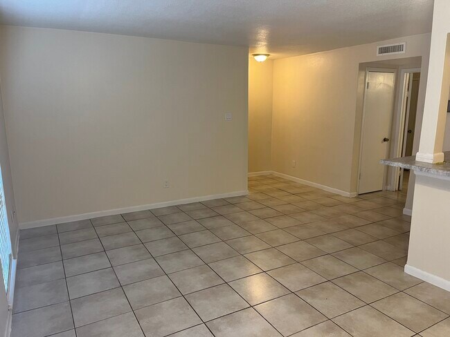 Building Photo - 1275 Witte Rd