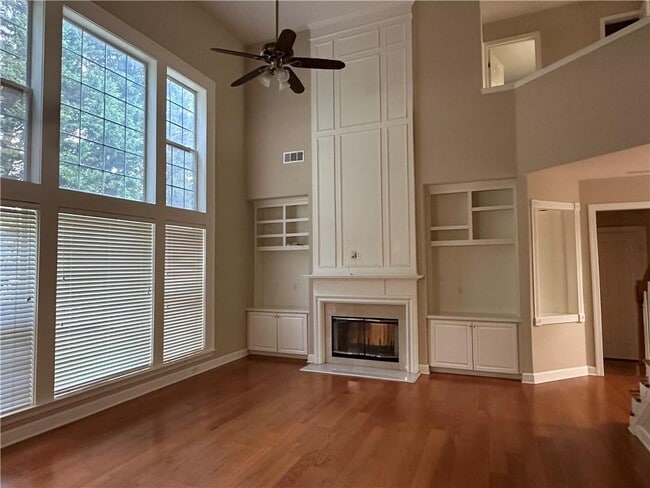 Building Photo - 625 Bentley Ct