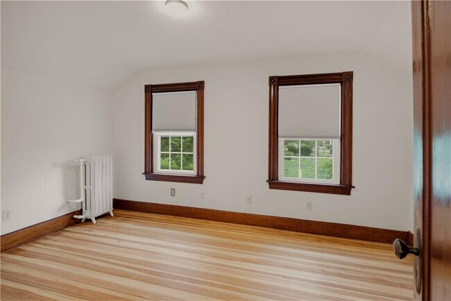 Building Photo - 82 Van Zandt Ave