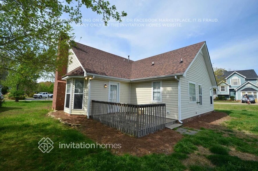 Building Photo - 4301 Emerald Ln