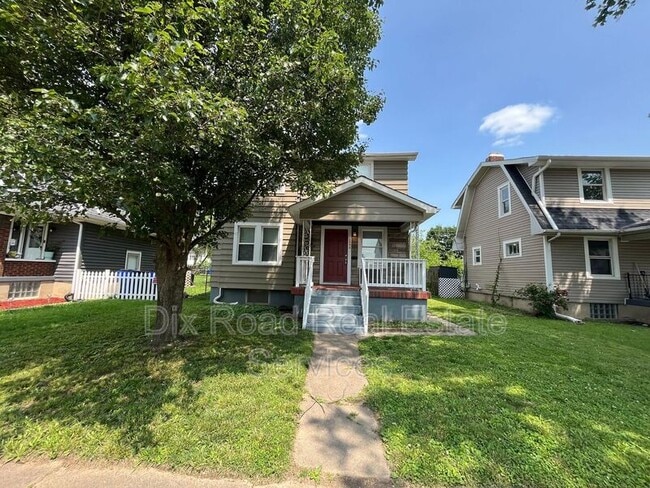 Building Photo - 2556 Freeman Ave