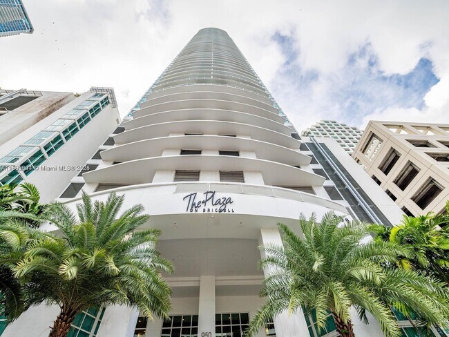Building Photo - 950 Brickell Bay Dr