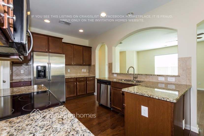 Building Photo - 6036 Thorburn Way
