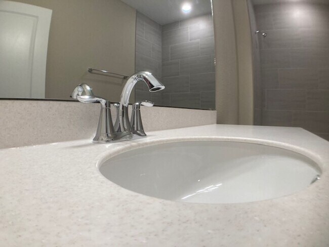 Building Photo - Comfortable 3 Bedroom Home With Great Outd...