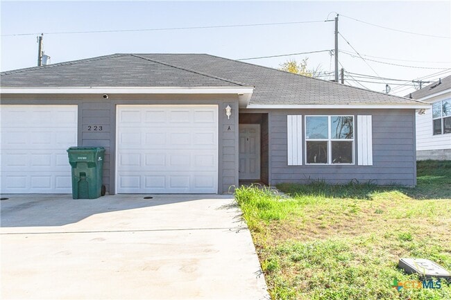 Building Photo - 223 N Mary Jo Dr