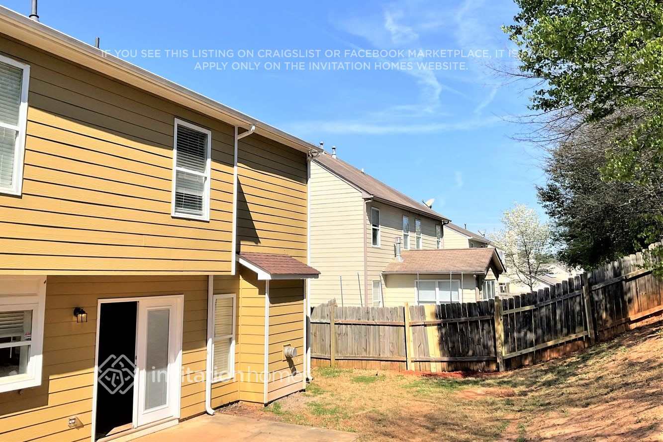 Building Photo - 2546 Plymouth Way