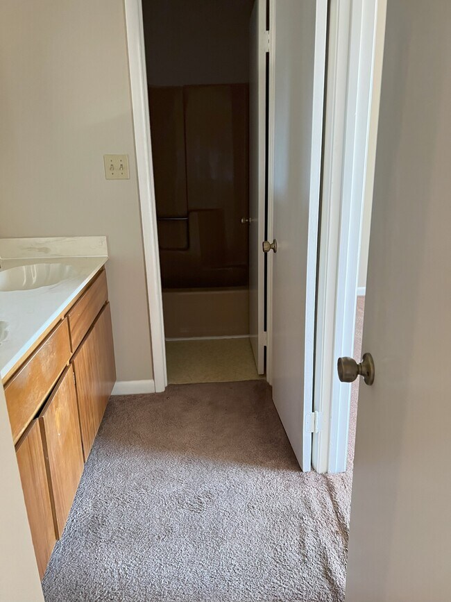 Building Photo - 118 Opp Blvd NE