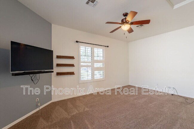 Building Photo - 716 E Runaway Bay Pl