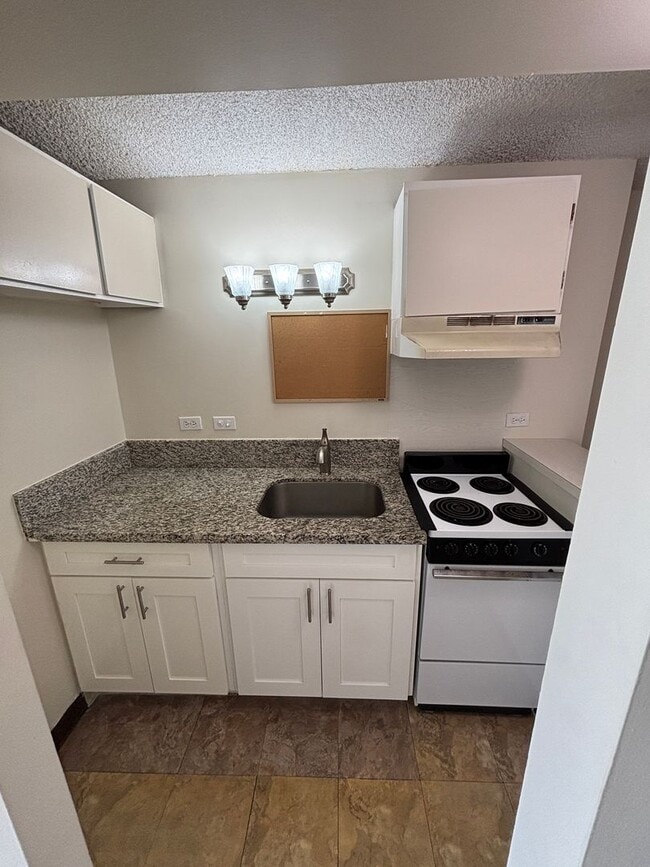 Building Photo - Regency Tower - Studio/1 Bath/1 Prkg - $1,500