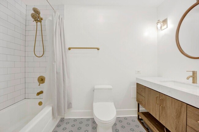 Building Photo - 680 N Lake Shore Dr